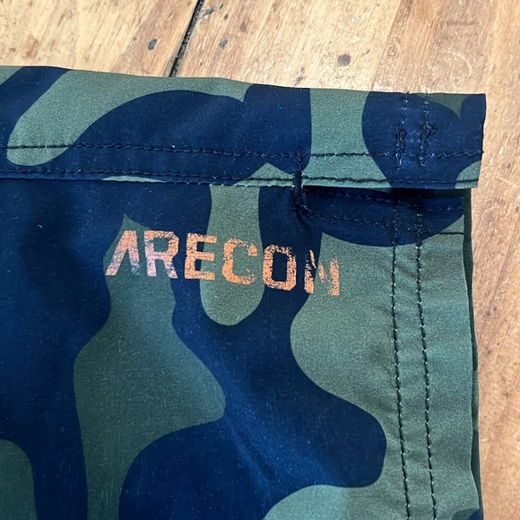 Athletic Arecon workout shorts size XL camo - Picture 5 of 15